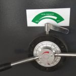 Kā noregulēt hidrauliskās griešanas mašīnas asmeņu atstarpi